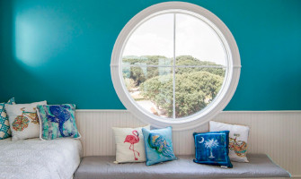 How to fix window flaws with curtains